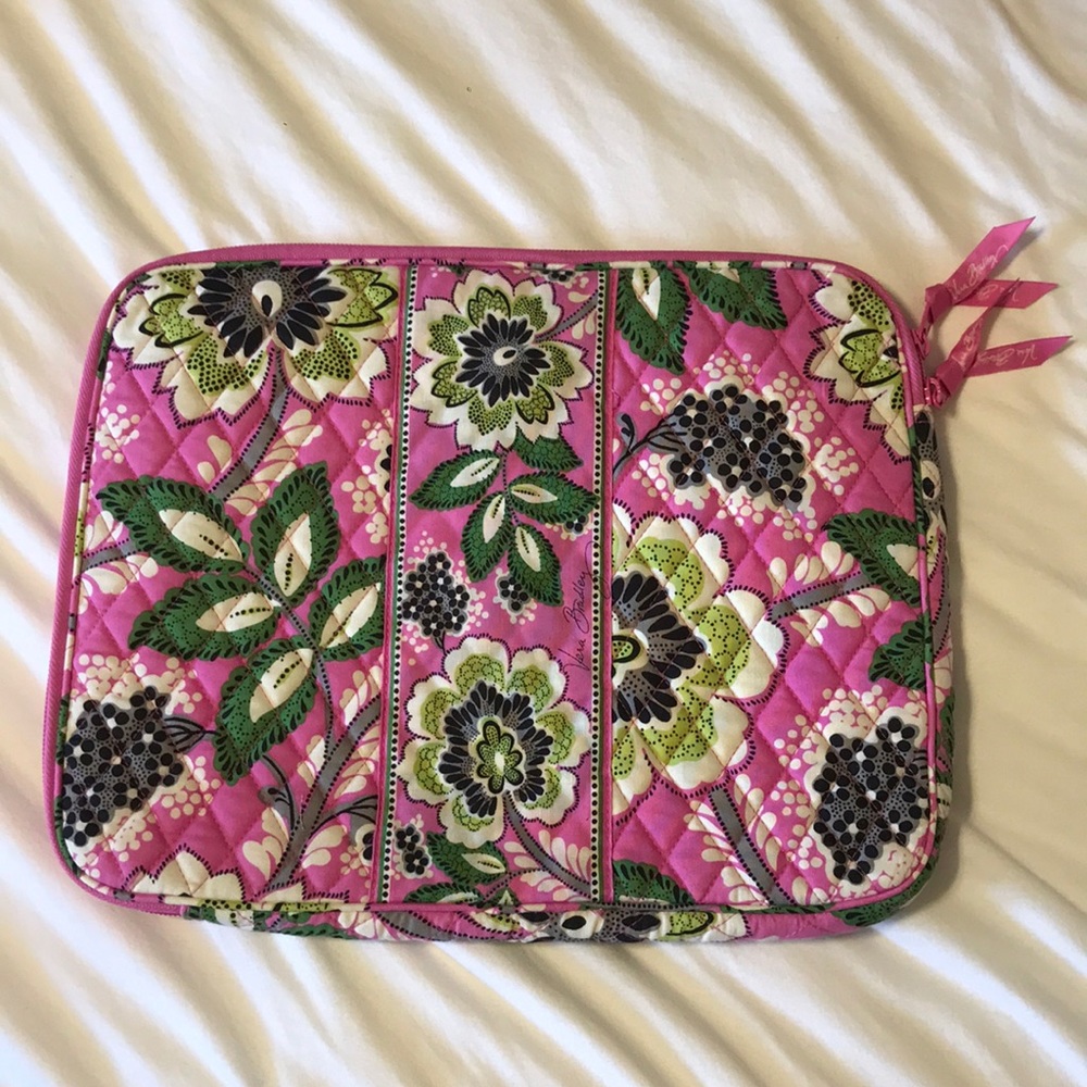 🆕NWOT Vera Bradley Zip Laptop Case Priscilla Pink